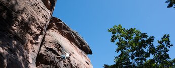 der Kletterfelsen Asselstein bei Annweiler am Trifels