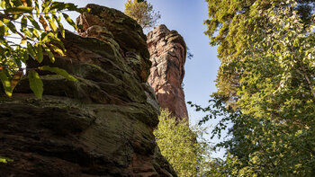 Buntsandstein-Felsturm Asselstein bei Annweiler am Trifels