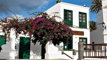 Paza de la Constitución im Zentrum von Haría