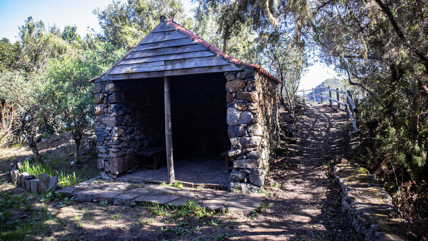 Schutzhütte am Aussichtspunkt Mirador de Doña Pola