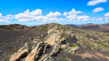 Montaña de Guardilama liegt in La Geria im Parque Natural de los Volcanes auf Lanzarote
