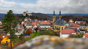 Gößweinstein mit der Wallfahrtsbasilika und der Burg Gößweinstein