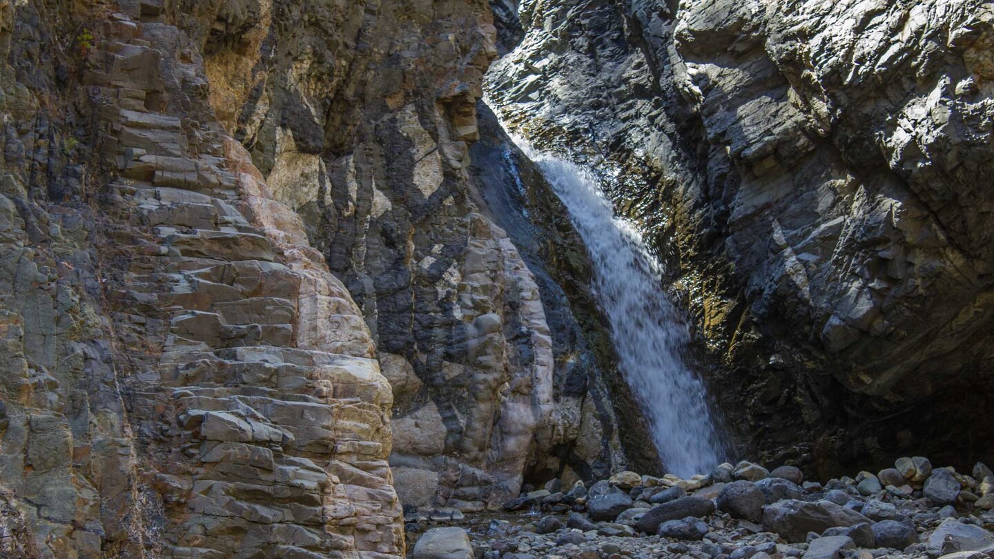 kleiner Wasserfall am Rio Almendro Amargo