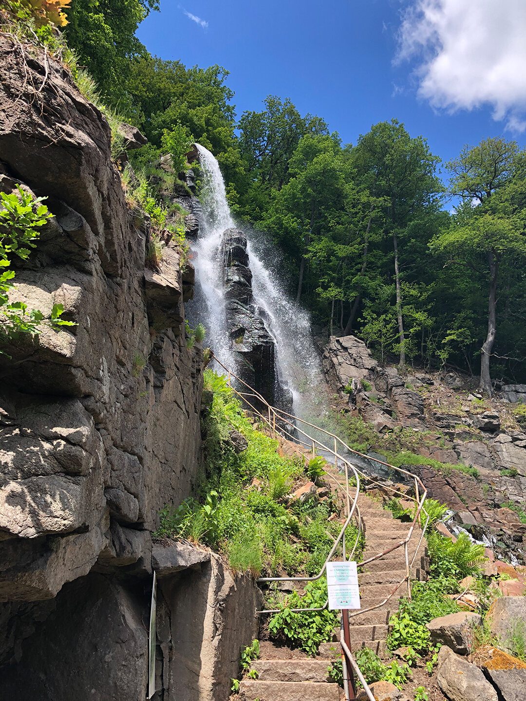 Aufgang am Trusetaler Wasserfall Aufgang am Trusetaler Wasserfall