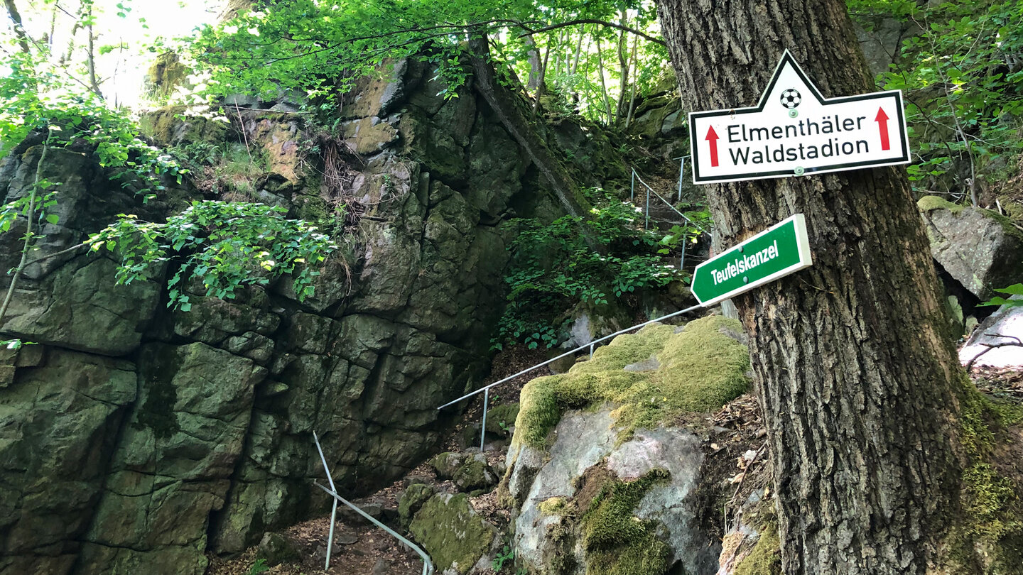 der Wegweiser zur Teufelskanzel Wegweiser zur Teufelskanzel