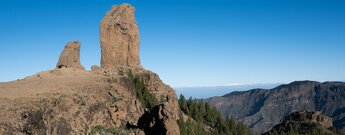 Roque Nublo und Rana oberhalb des Risco La Fogalera