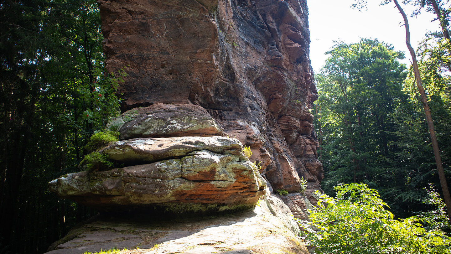 Felsplattform am Bundenthaler Turm im Dahner Felsenland Felsplattform am Bundenthaler Turm