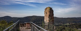 Mauerzahn vom Wohnkomplex des Château de Ramstein