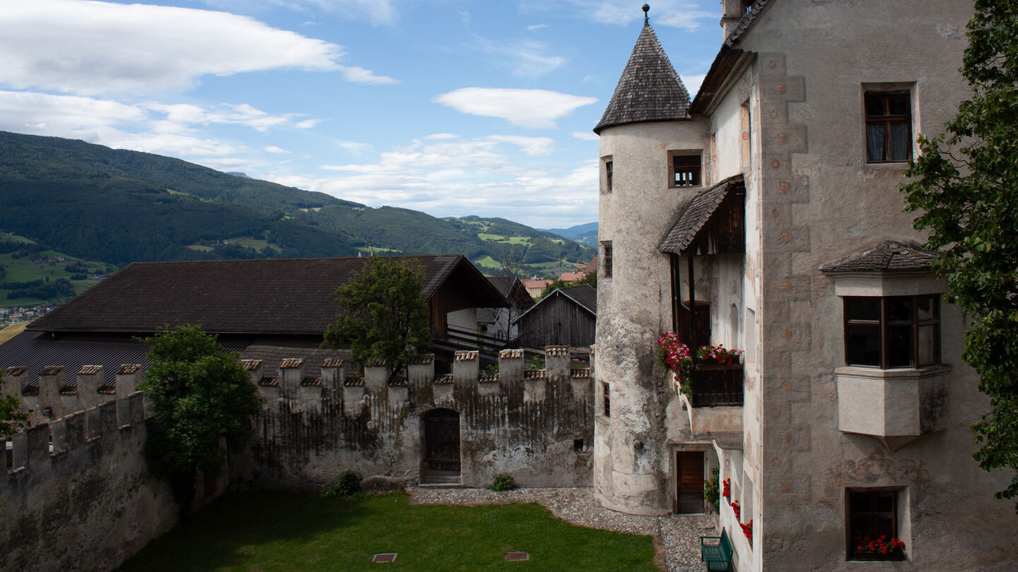 das Renaissance-Schloss Velthurns im Eisacktal Renaissance-Schloss Velthurns im Eisacktal
