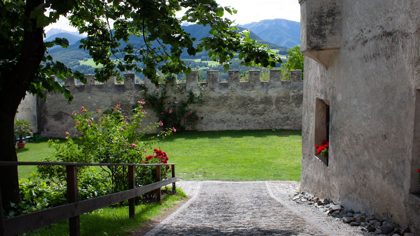 Schloss Velthurns gilt als einer der bedeutendsten Renaissance-Bauten in Südtirol Schloss Velthurns gilt als einer der bedeutendsten Renaissance-Bauten in Südtirol