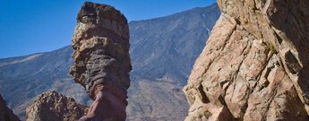 Der Roque Cinchado im Teide Nationalpark auf Teneriffa