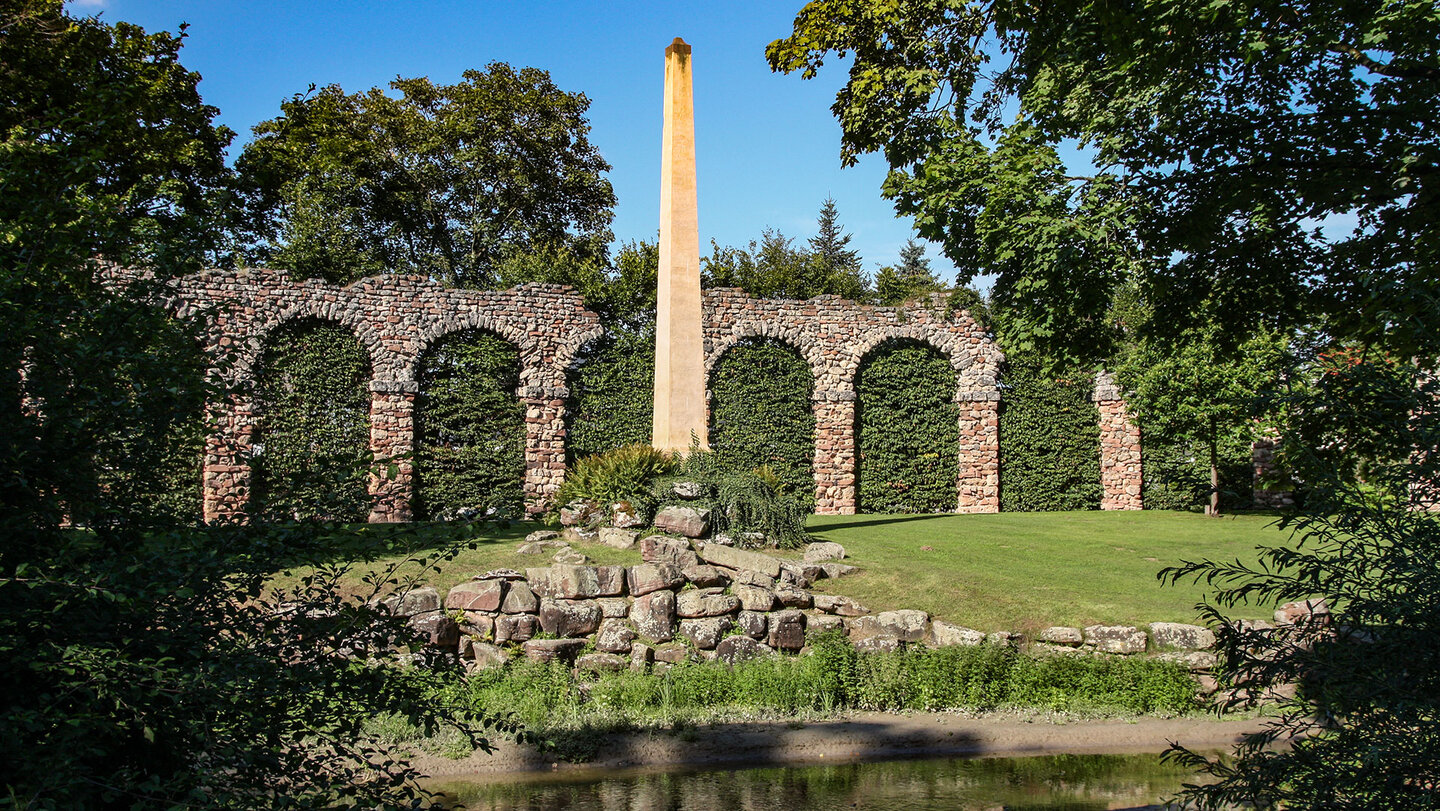römisches Aquädukt im Schlossgarten Schwetzingen römisches Aquädukt im Schlossgarten Schwetzingen