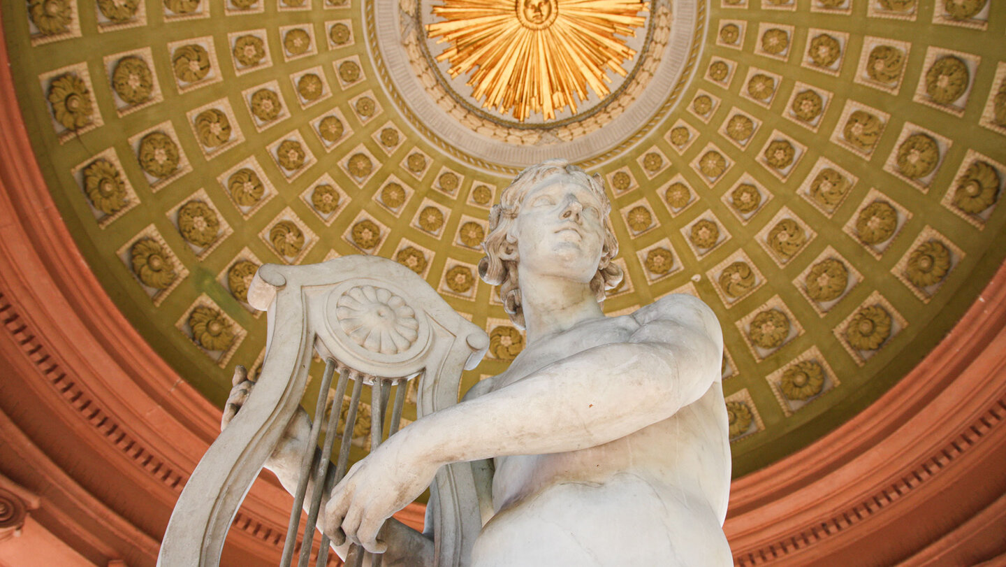 Kuppel des Apollo-Tempel im Schwetzinger Schlossgarten Kuppel des Apollo-Tempel im Schwetzinger Schlossgarten