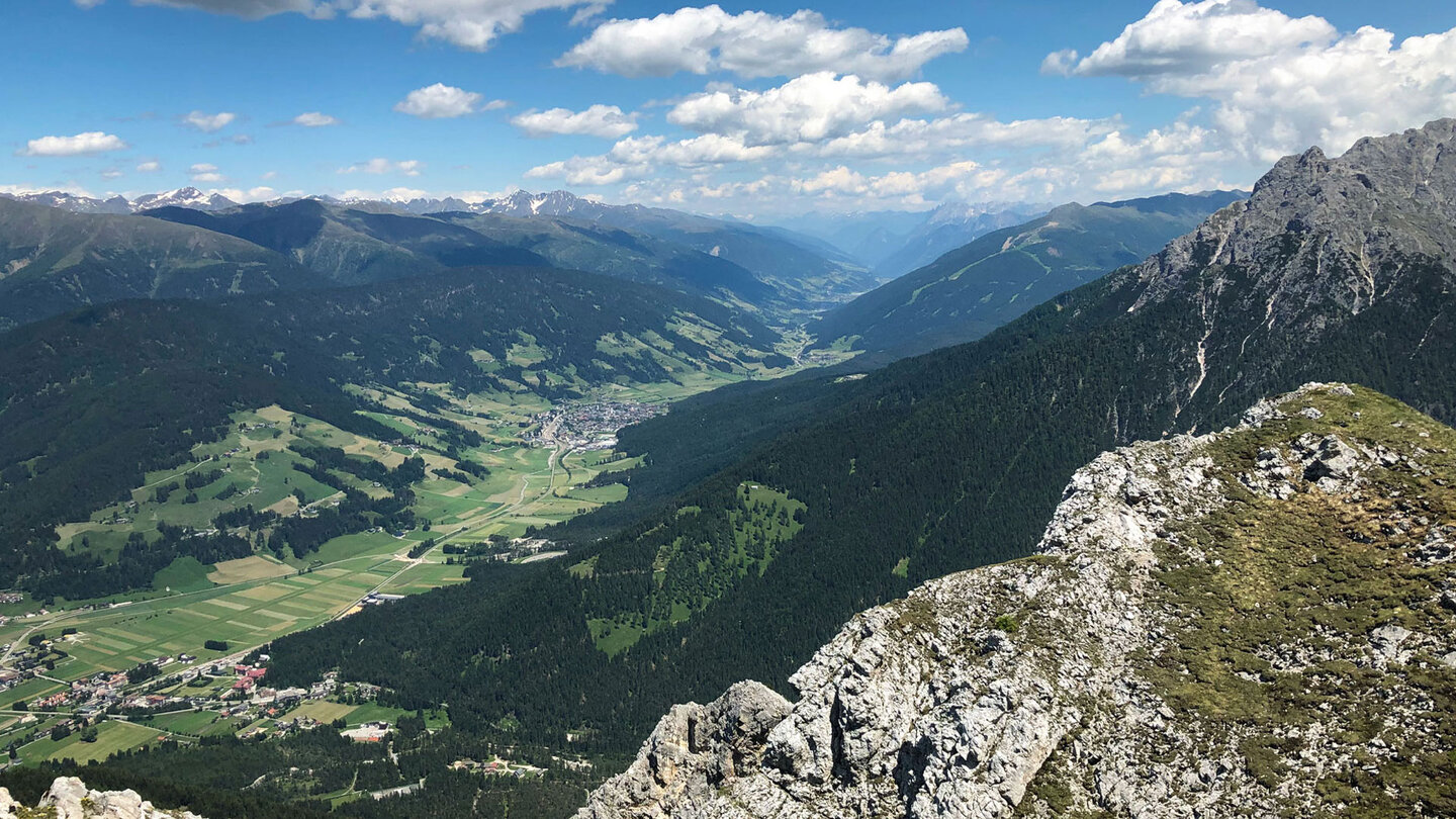 Panorama vom Gipfel des Sarlkofel ins Pustertal