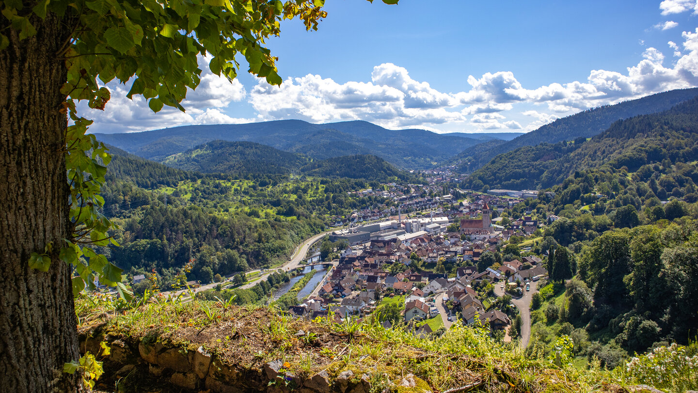 Blick von Schloss Eberstein ins Murgtal
