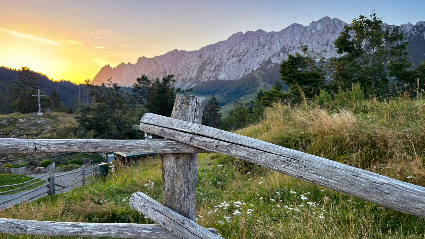 Blick am frühen Morgen auf den Wilden Kaiser