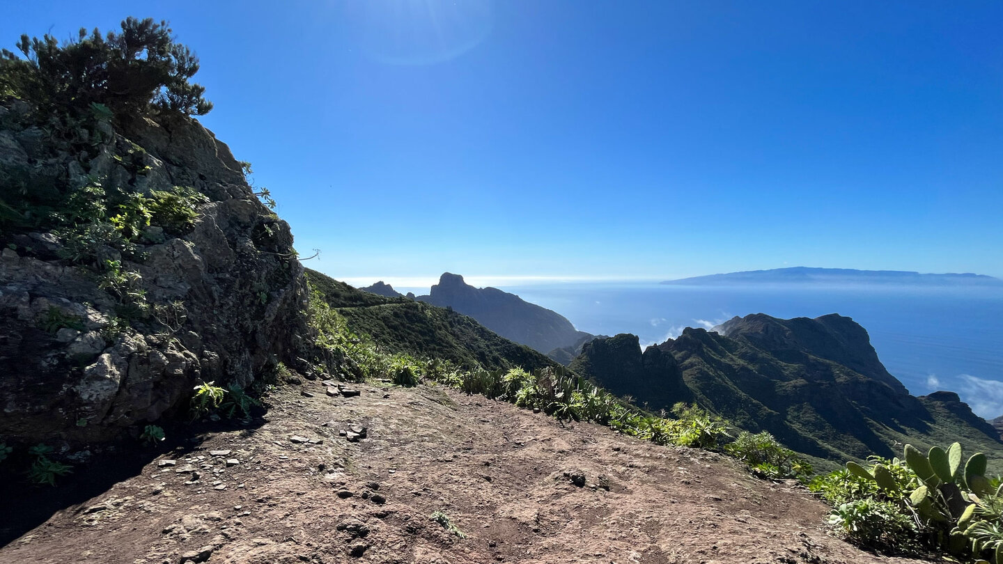 traumhaftes Panorama vom Wanderweg auf der Cumbre de Bolico