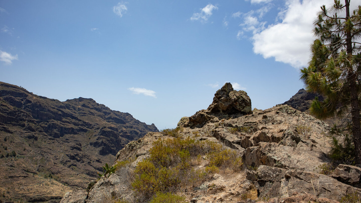 ein Aussichtsfelsen am Wanderweg PR-LG 16