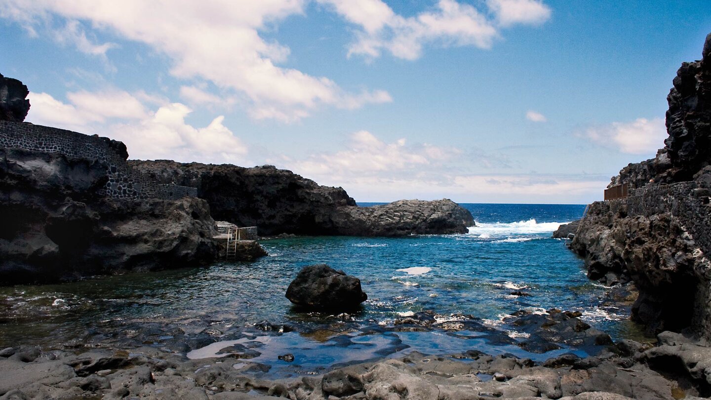 die Verbindung zum Meer vom Charco Manso auf El Hierro die Verbindung zum Meer vom Charco Manso auf El Hierro