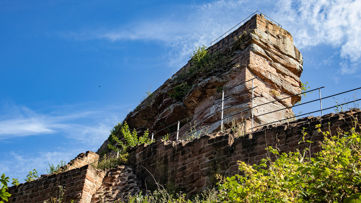 die Felsenburg Meistersel zählt zu den ältesten und bedeutendsten Burgruinen der Südpfalz die Felsenburg Meistersel zählt zu den ältesten Burgruinen der Südpfalz