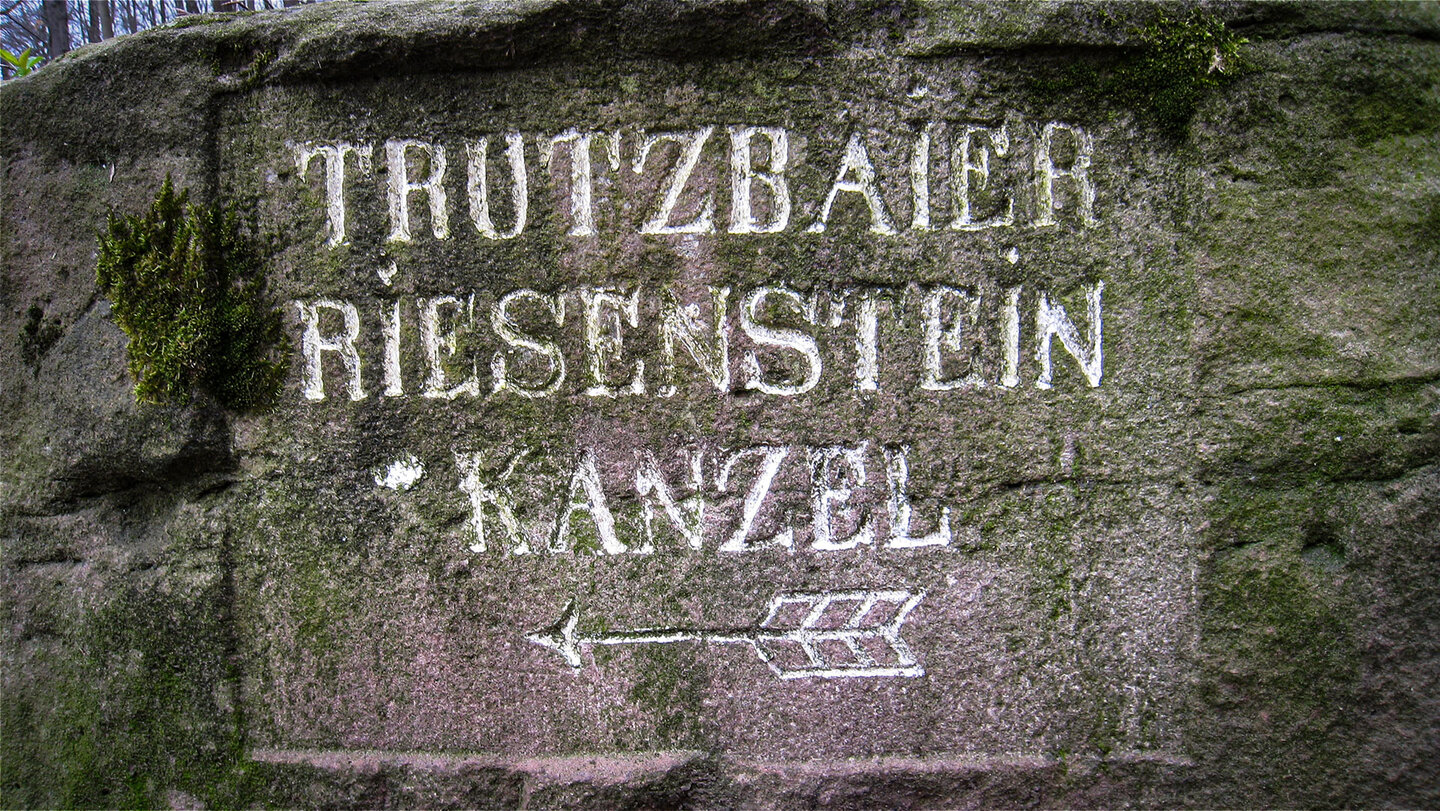 Wegweiser am historischen Pfad in Heidelberg