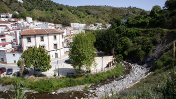 das Dorf Árchez am Río Turvilla