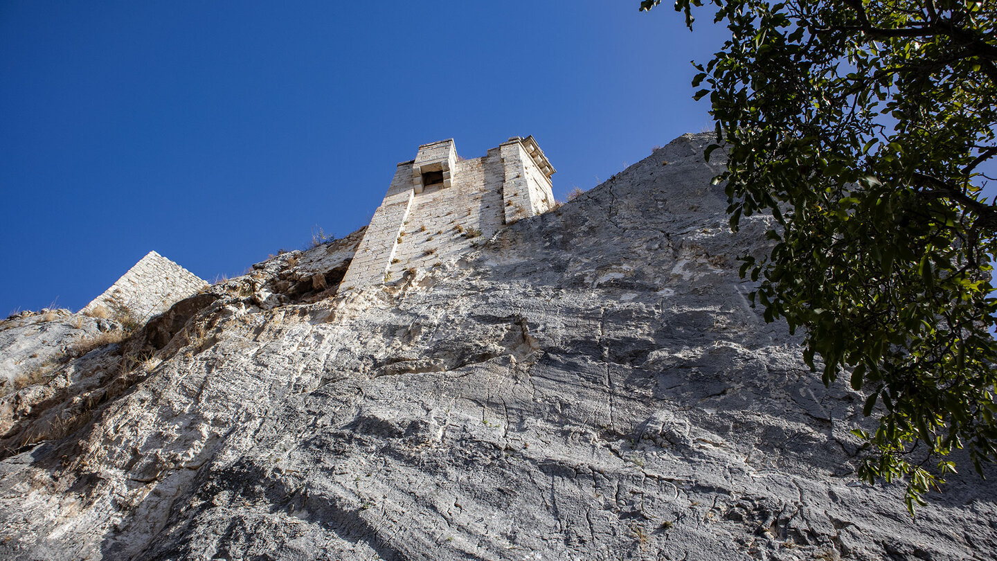 Castillo de Zuheros auf steilen Felsklippen