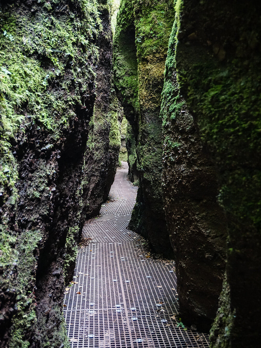 enge Klamm der Drachenschlucht mit Perspektive
