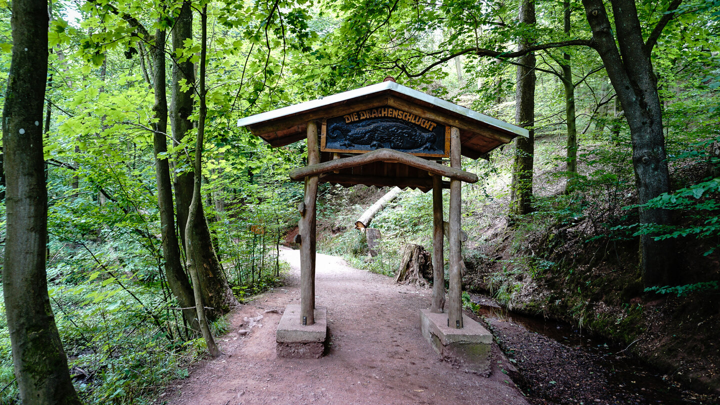 Eingangsportal der Drachenschlucht