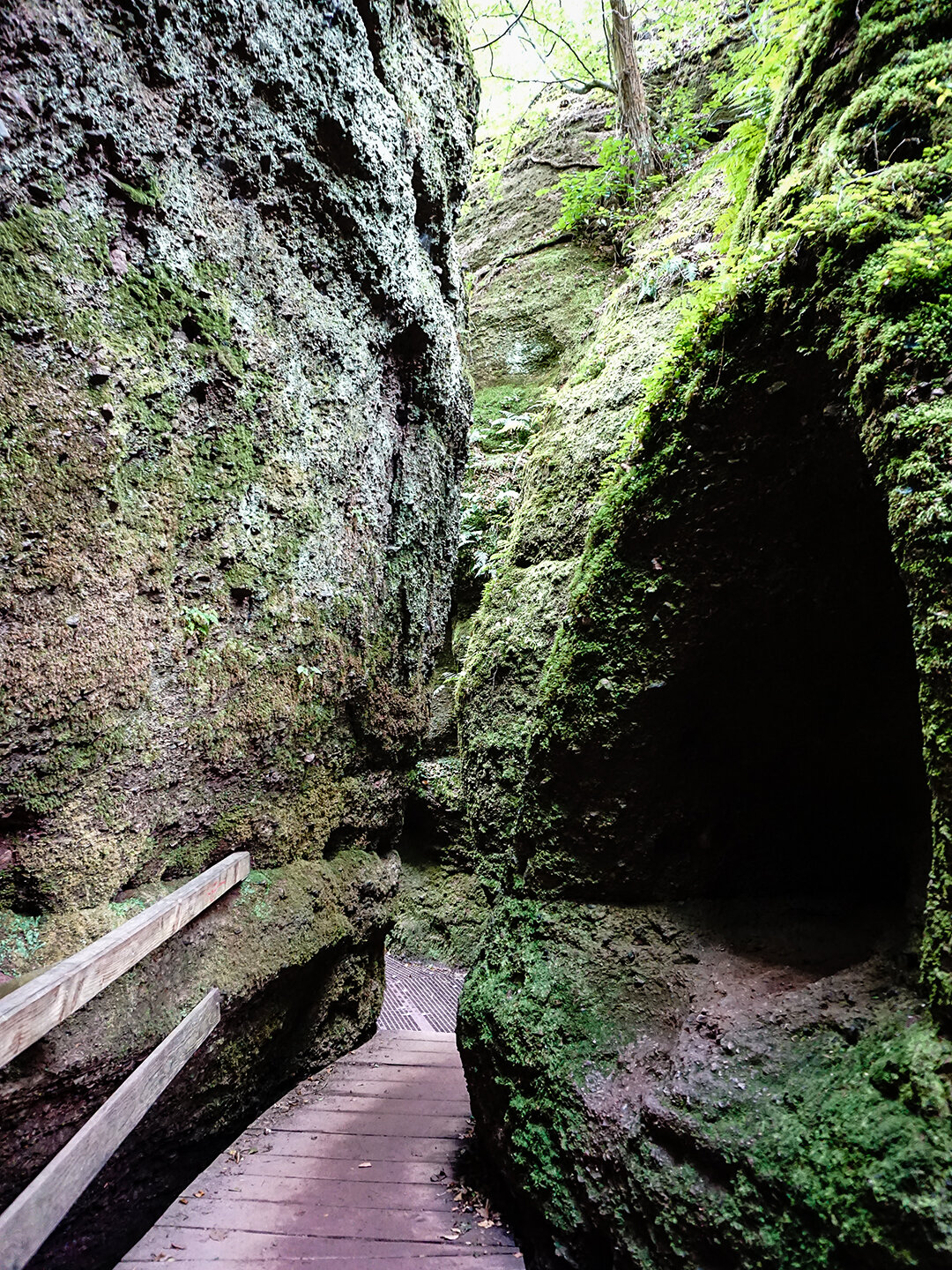 Nischen und Kanten in der Drachenschlucht