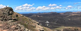 die Weingüter Bodega La Geria und Bodega Rubicón vom Montaña Guardilama