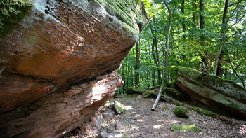 Felsformationen an der Spirkelbacher Höllenberg-Tour