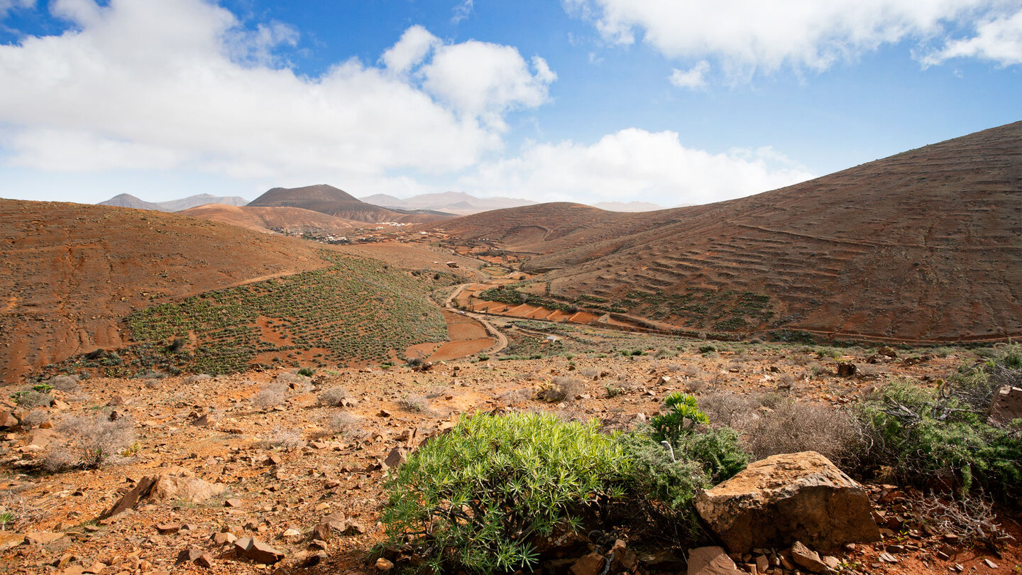 Ausblick vom Wanderweg auf Agua de Bueyes und die Caldera Gairial