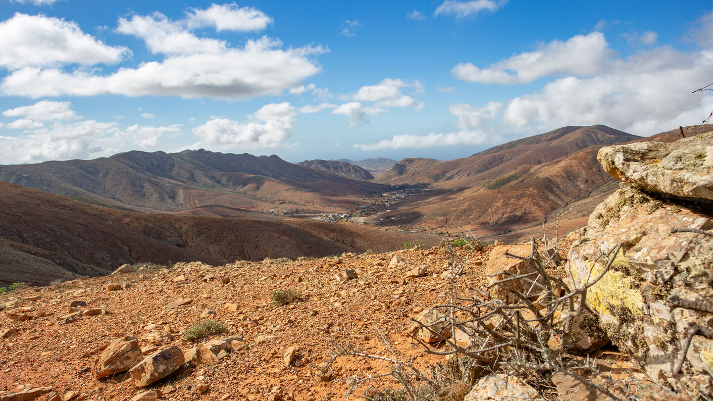 der Wanderweg SL FV 31 bietet einen faszinierenden Ausblick bis auf die Engstelle der Peñitas-Schlucht