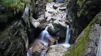 tosendes Wasser in der Starzlachklamm