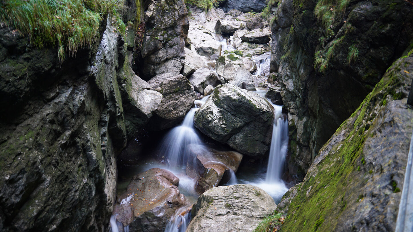 tosendes Wasser in der Starzlachklamm