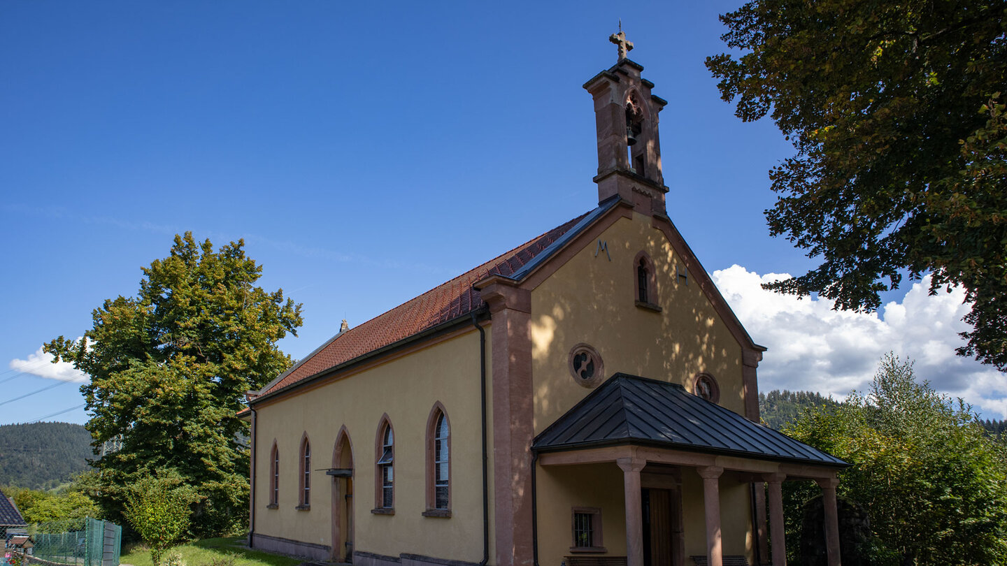 die Marienkapelle am Ortsende von Forbach