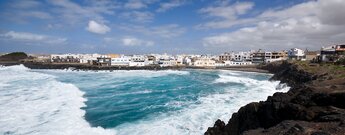 Blick auf die Playa del Muellito in El Cotillo auf Fuerteventura