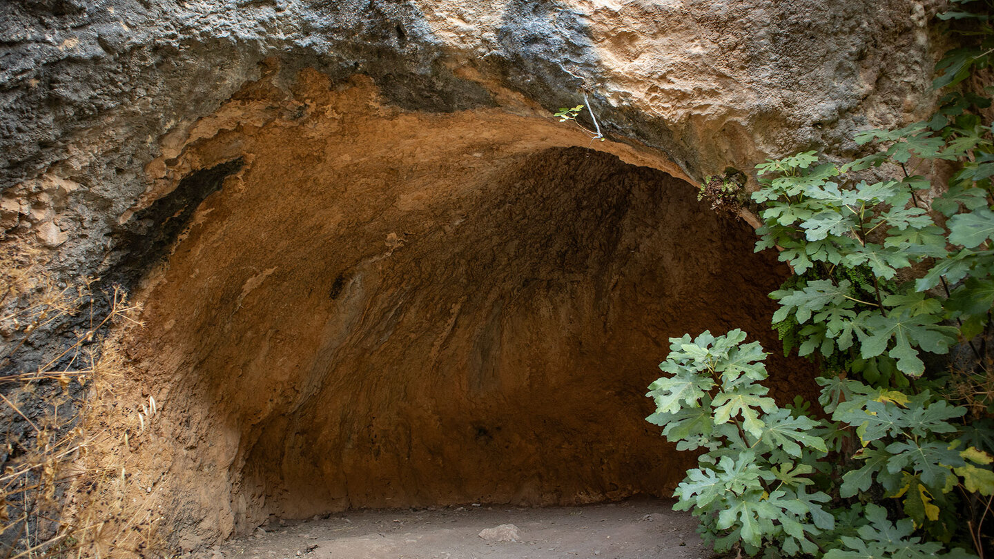 Felstunterstand im Karstgebirge