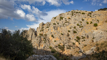 Felsklippen mit dem Mirador de la Atalaya