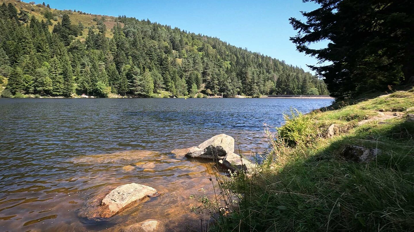 am Ufer des Lac du Forlet am Ufer des Lac du Forlet