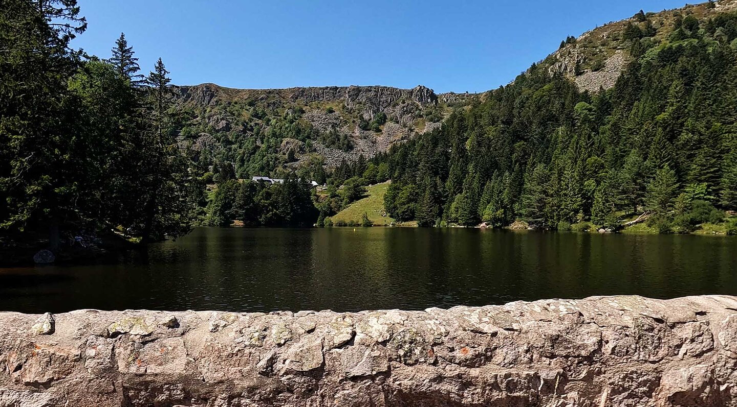 Blick von der Staumauer des Lac du Forlet zum Vogesenkamm Blick von der Staumauer des Lac du Forlet