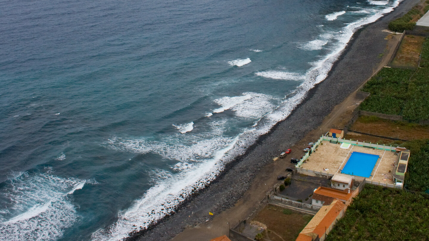 Blick über den Strand Playa de Hermigua auf La Gomera Blick über den Strand Playa de Hermigua auf La Gomera