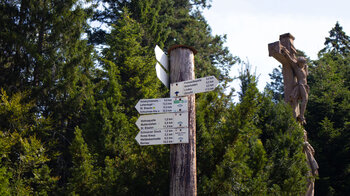 Wegweiser am Ibacher Kreuz