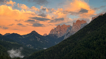 Abendrot über dem Kaisertal mit Blick auf die Nordwand des Wilden Kaiser