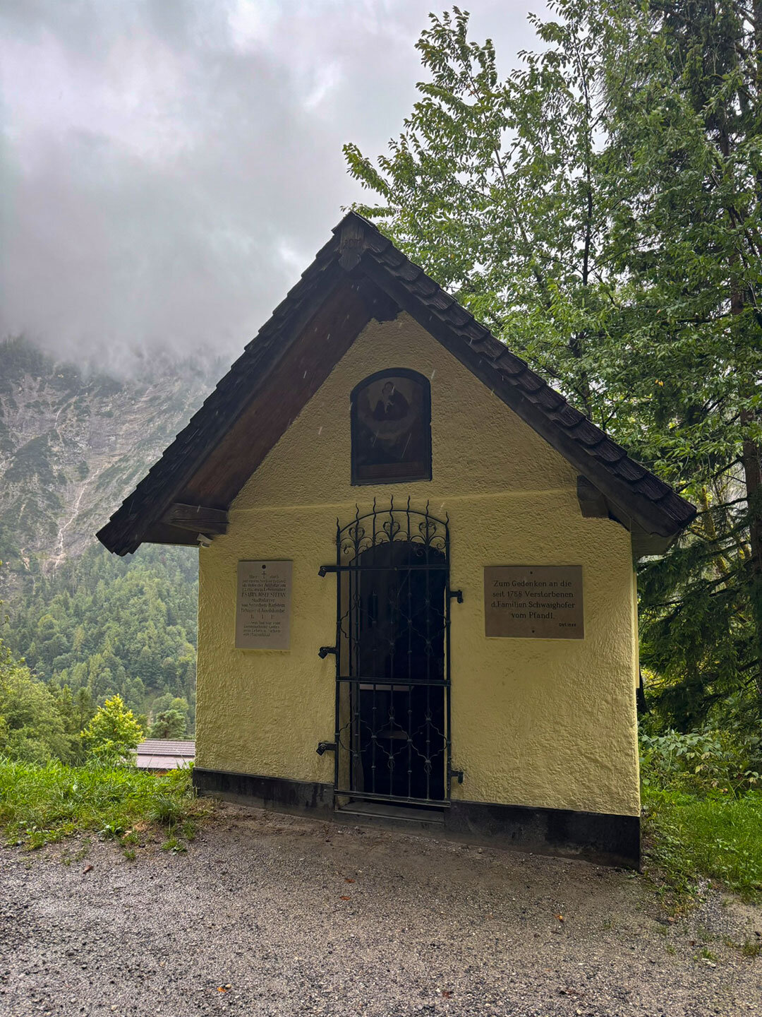 Pfandlkapelle am Wegesrand kurz vor dem Pfandlhof im Kaisertal
