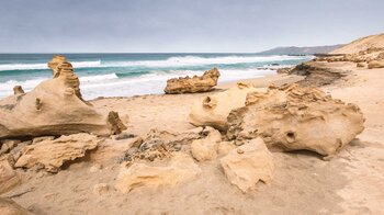 bizarre Sandsteinformationen bei Agua Liques