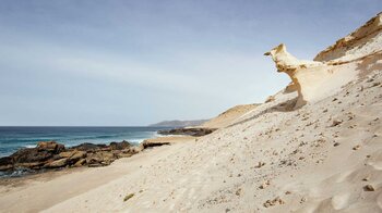 imposante Sandsteinformation am Küstentrail