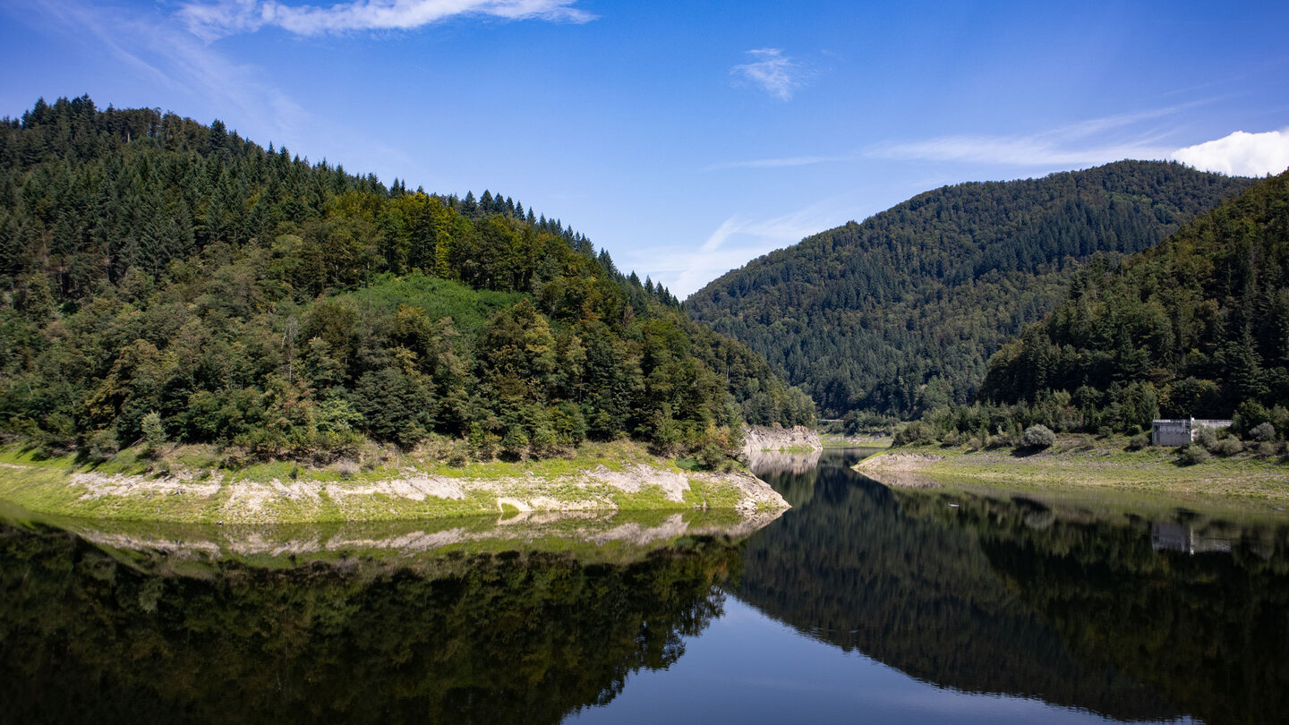 Blick auf die Ufer an der Wehratalsperre