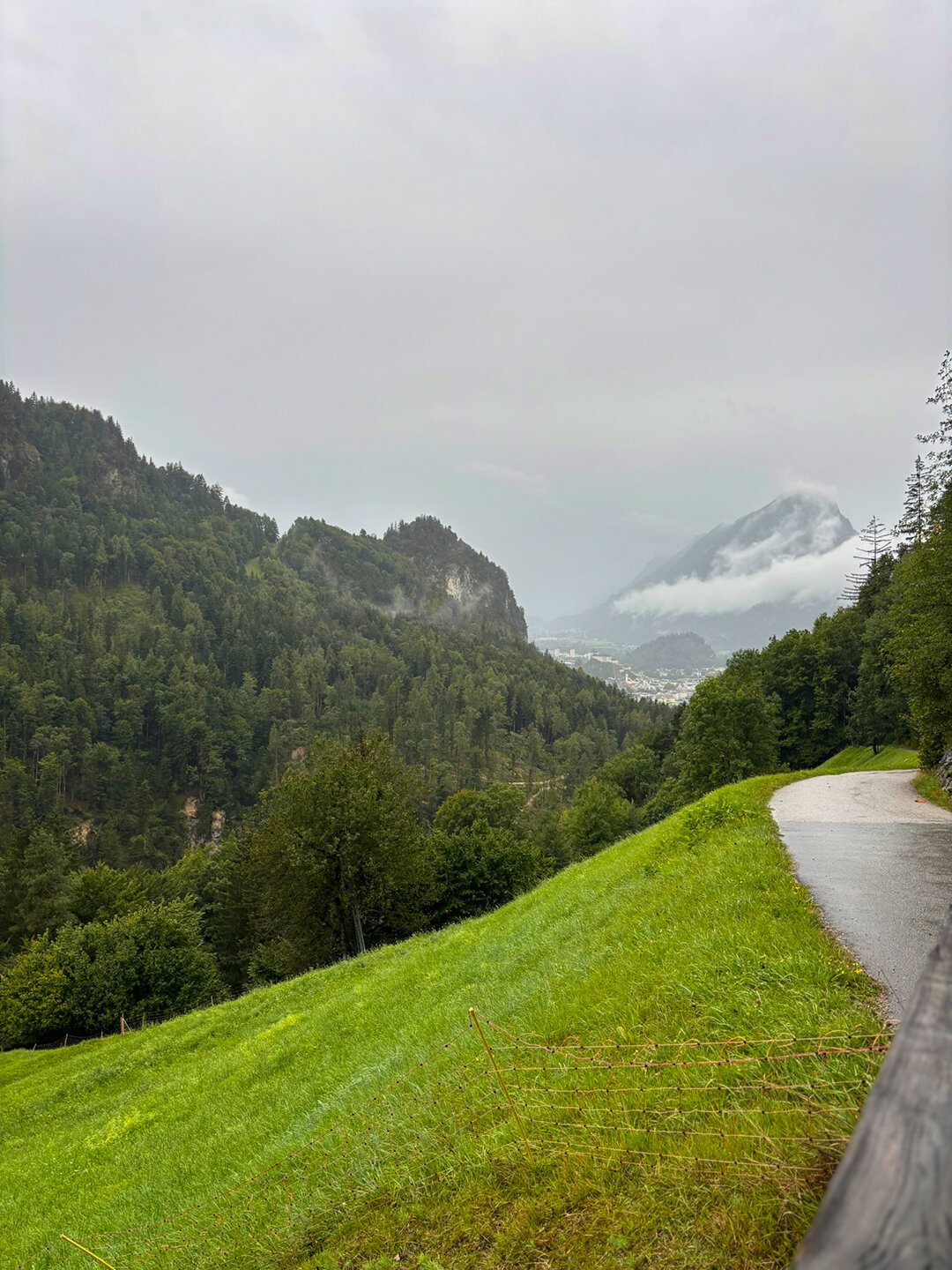 Blick von der Fahrstrasse zurück nach Kufstein